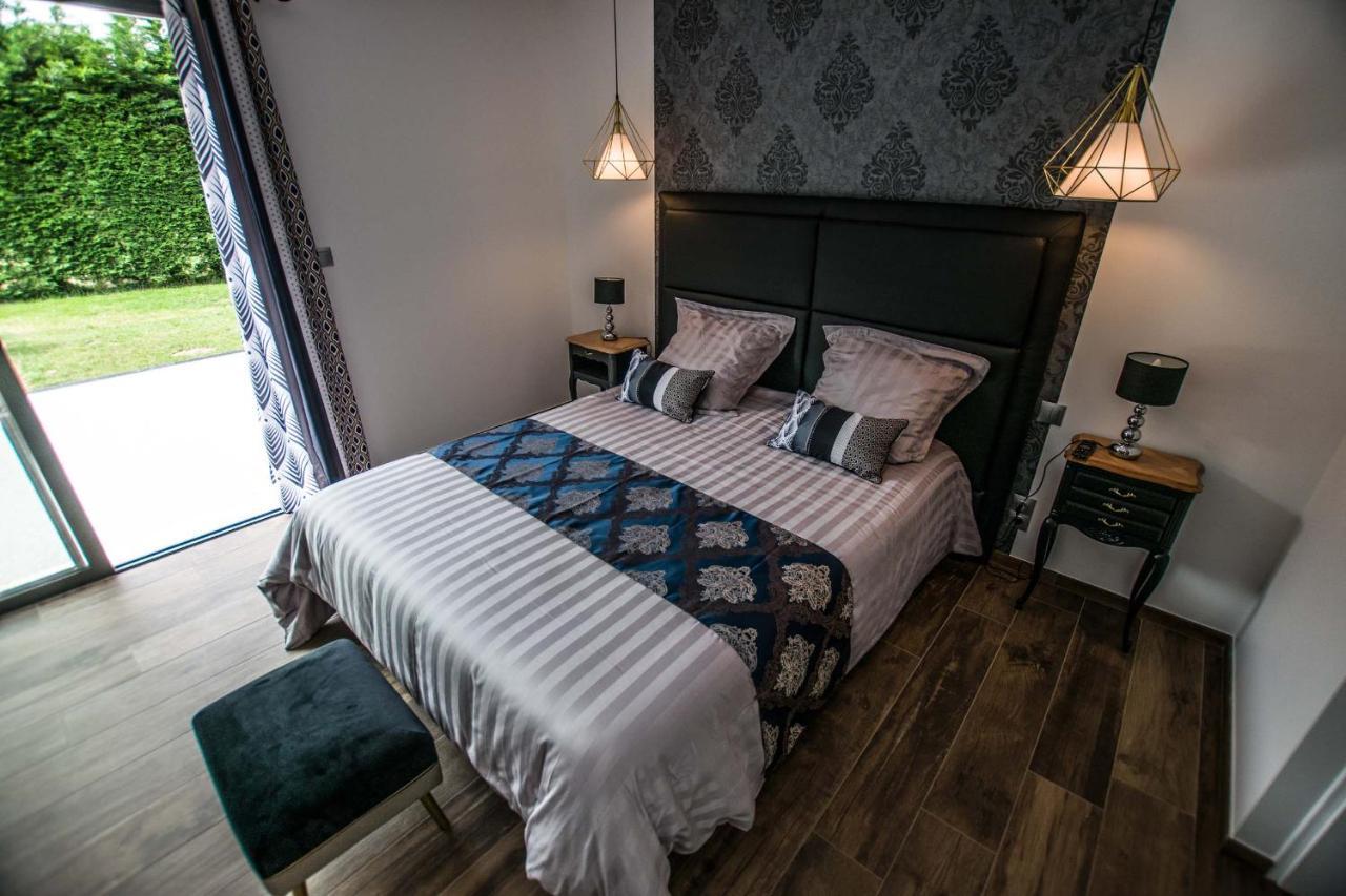 Les Cuves - Saintes Bed & Breakfast Chaniers Exterior photo
