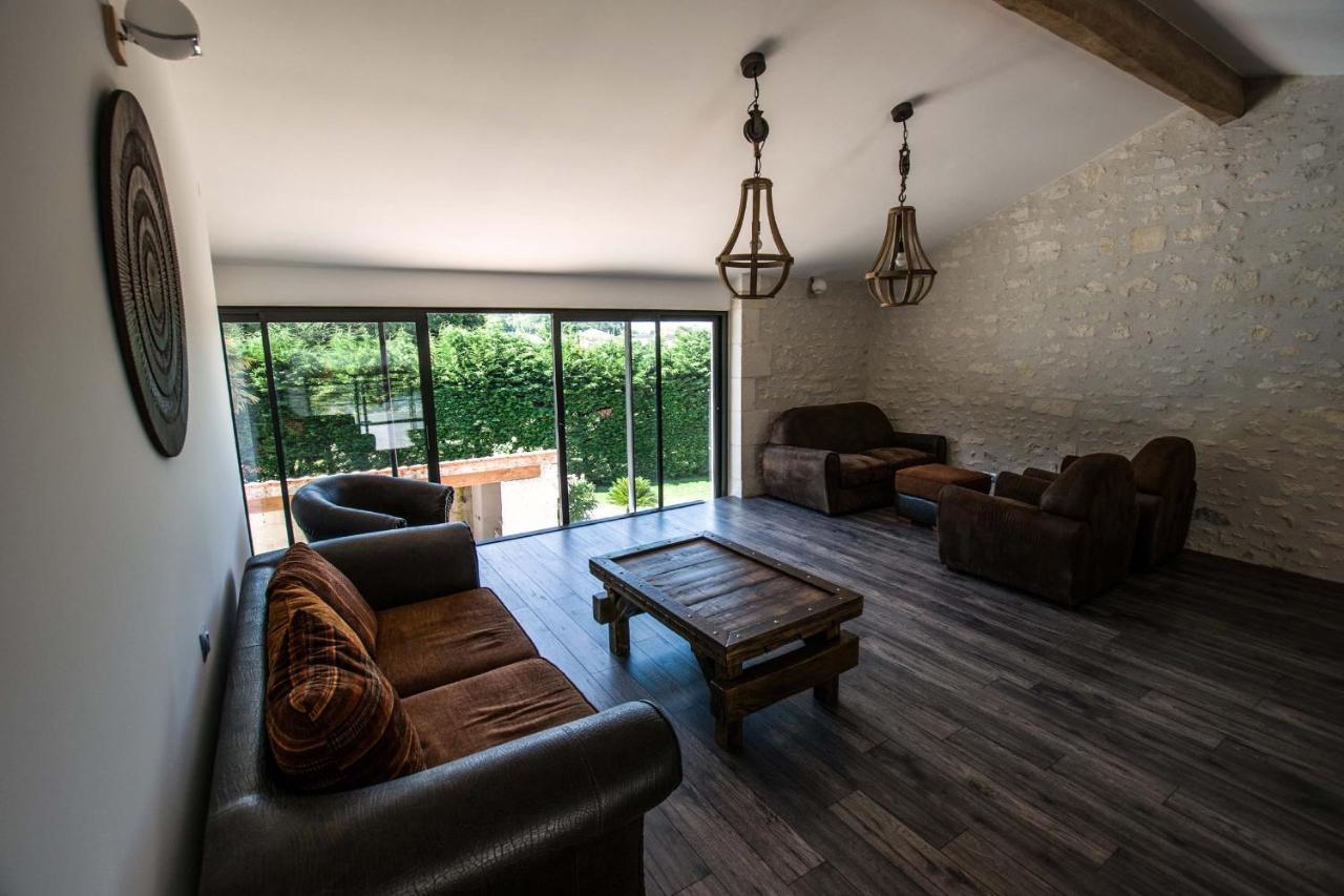 Les Cuves - Saintes Bed & Breakfast Chaniers Exterior photo